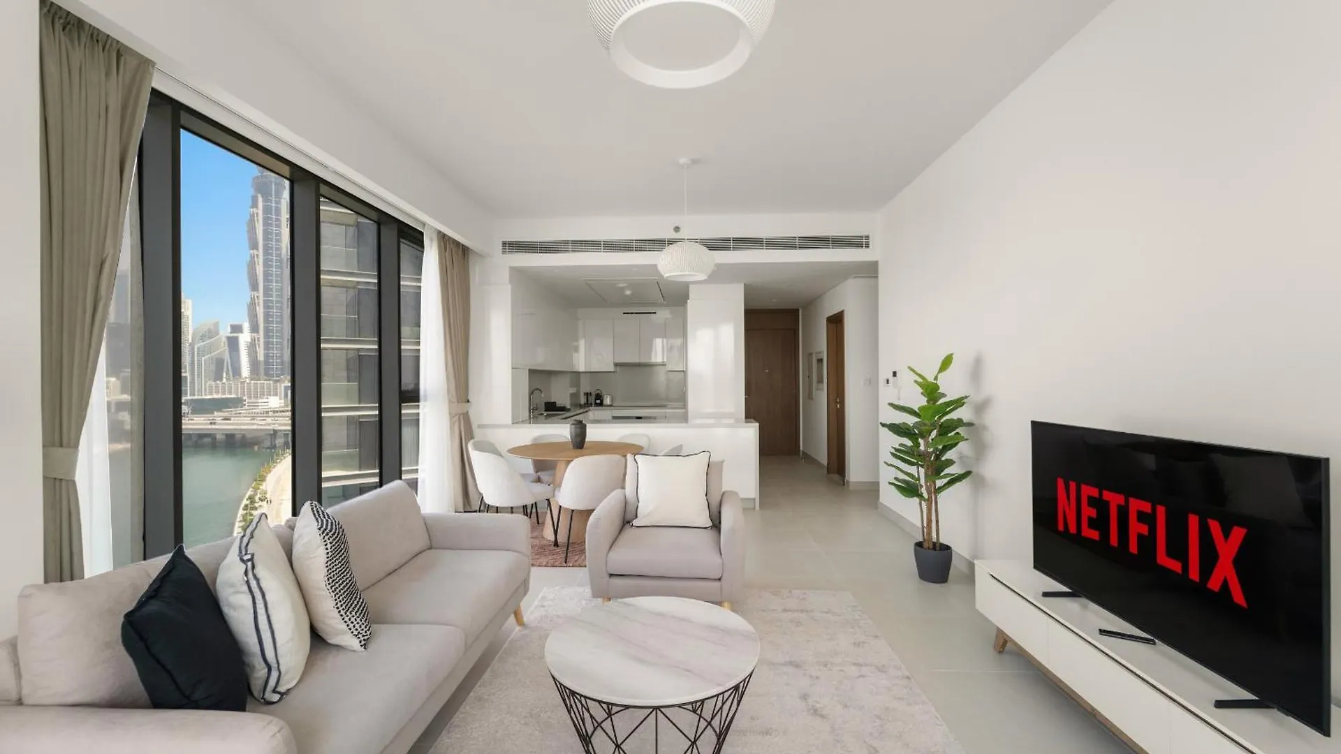Vayk - Stylish Canal-Front 2 Bd Plus Maid In Al Wasl Дубай