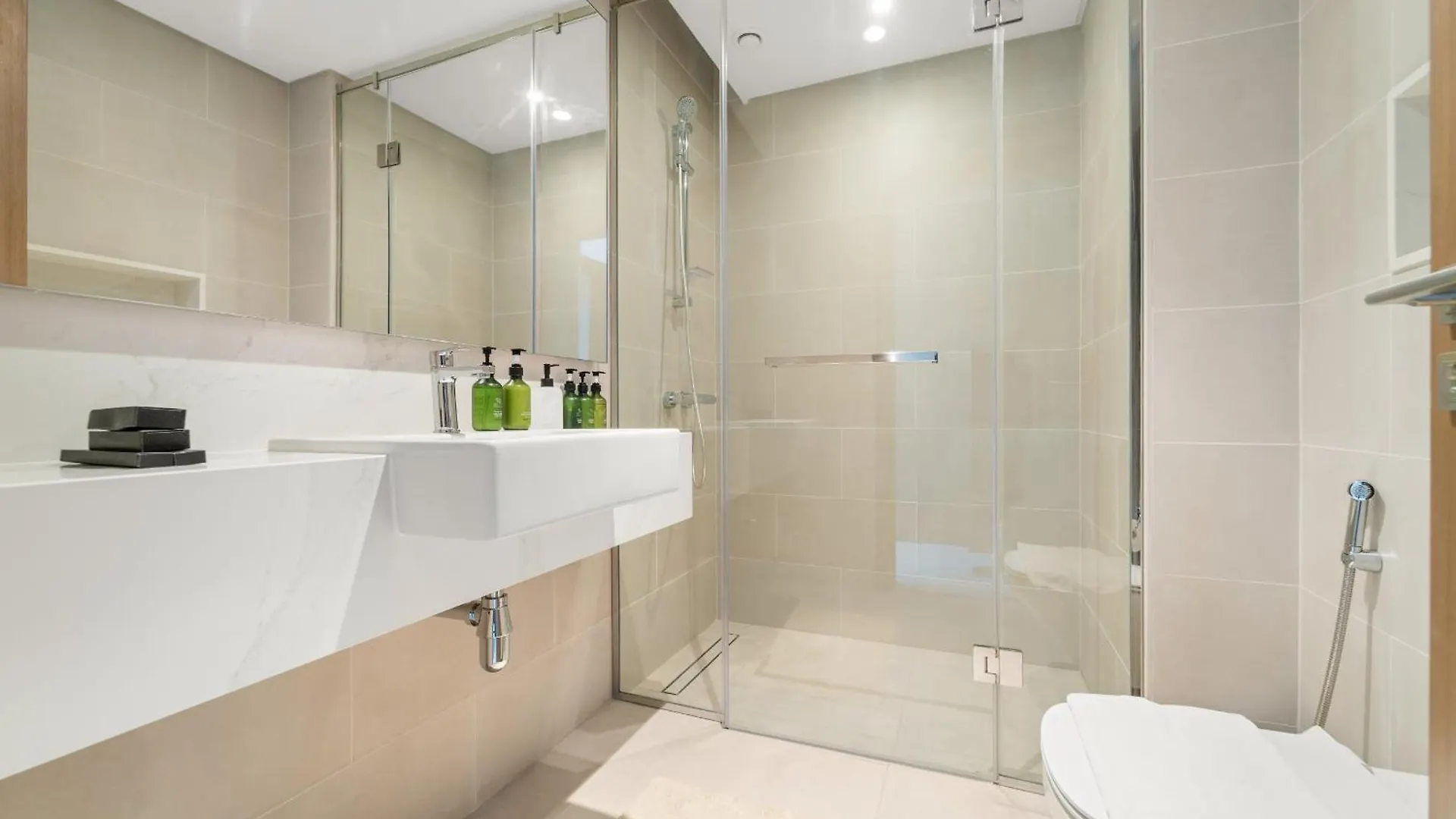 Apartment Vayk - Stylish Canal-Front 2 Bd Plus Maid In Al Wasl Dubai