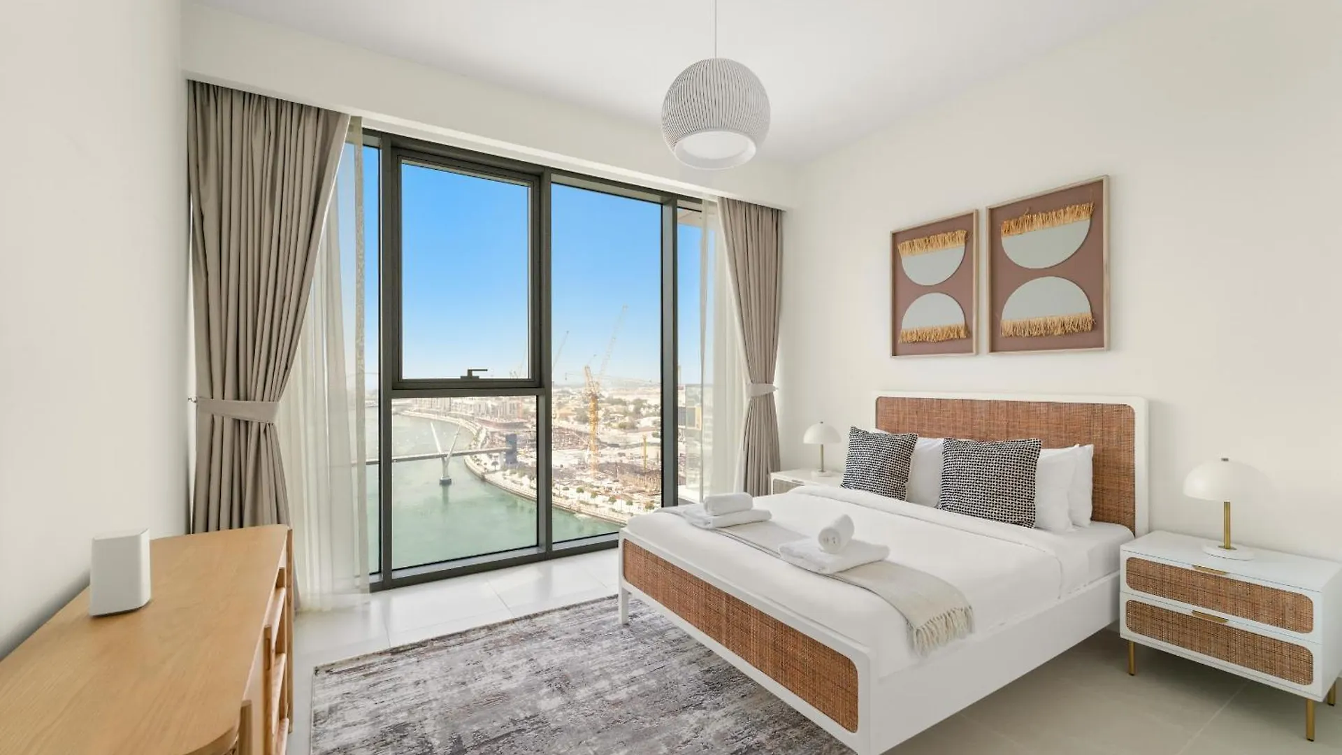 Apartment Vayk - Stylish Canal-Front 2 Bd Plus Maid In Al Wasl Dubai